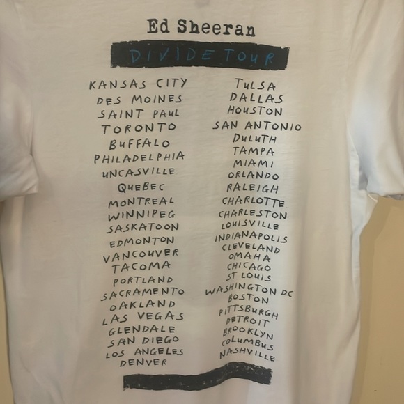 2/$30 Ed Sheeran Divide Tour Concert T-Shirt Size Small - Picture 14 of 16